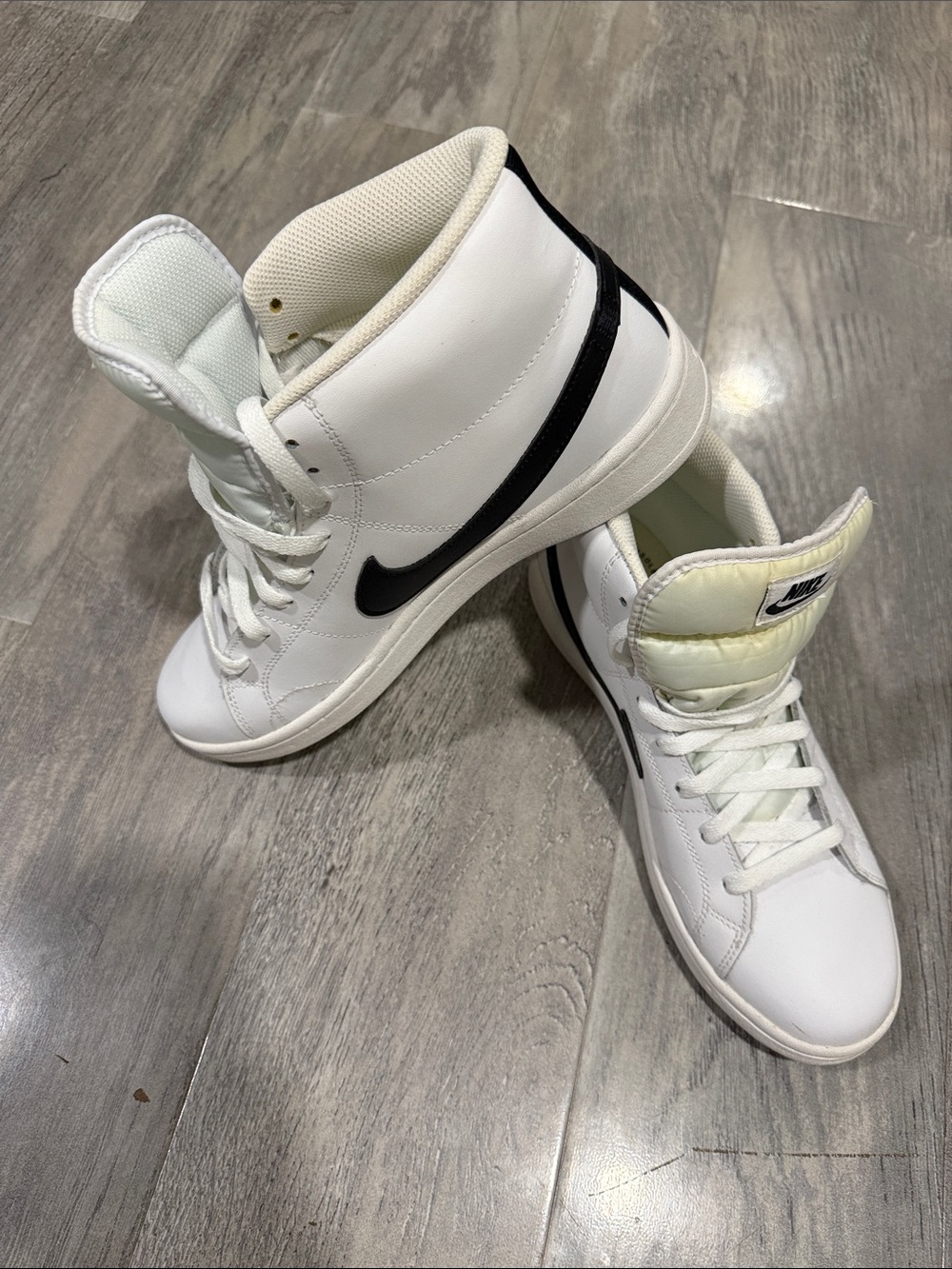 Nike Court Royale 2 Mid High-Top Sneakers White & Black US 9.5